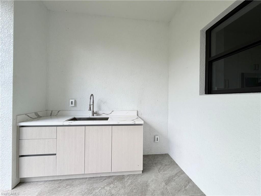 4283 10th St Ne, Naples, FL 34120 Photo