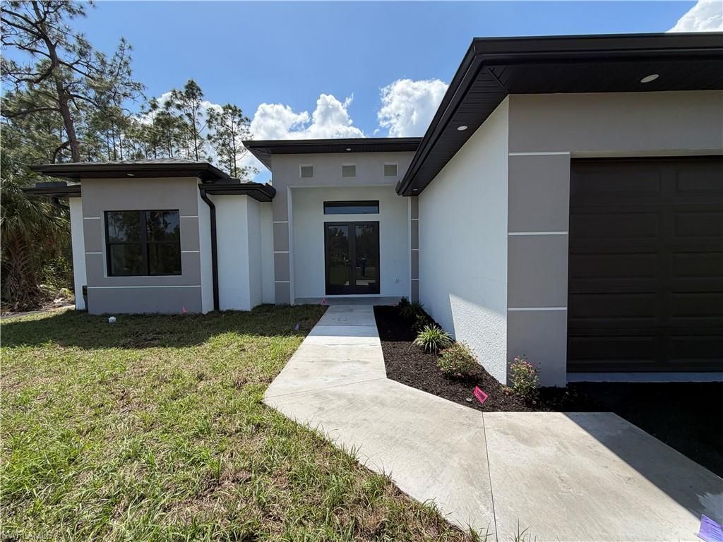 4283 10th St Ne, Naples, FL 34120 Photo