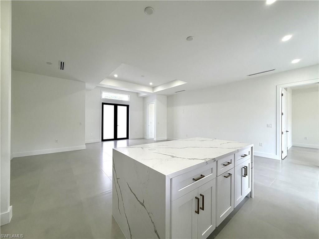 4283 10th St Ne, Naples, FL 34120 Photo