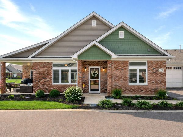 423 Stearn Drive, Unit 423, Genoa, IL 60135