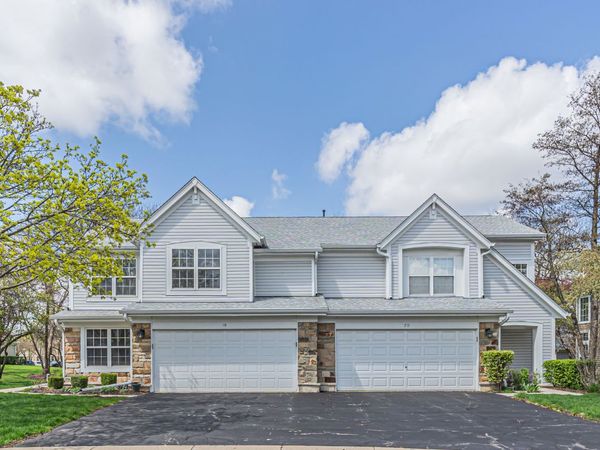 18 Meadow Court, Unit 18, Schaumburg, IL 60193