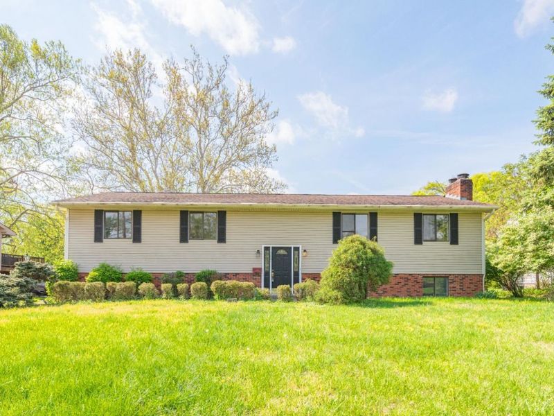 3647 E Galbraith Road, Amberley, OH 45236 Photo 1