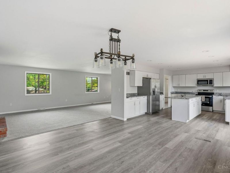 3647 E Galbraith Road, Amberley, OH 45236 Photo 12