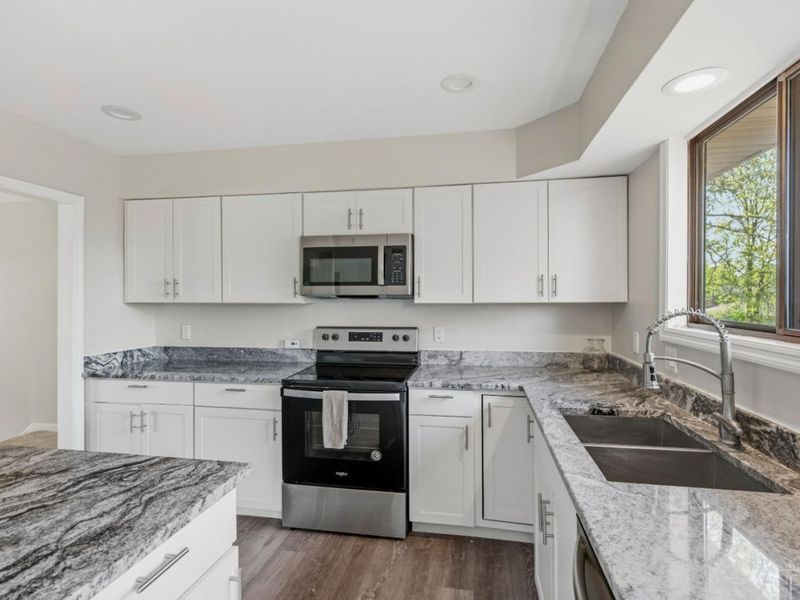 3647 E Galbraith Road, Amberley, OH 45236 Photo 17