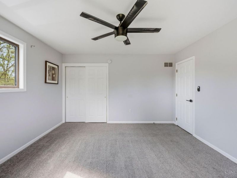 3647 E Galbraith Road, Amberley, OH 45236 Photo 25