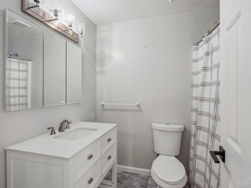 3647 E Galbraith Road, Amberley, OH 45236 Photo 26