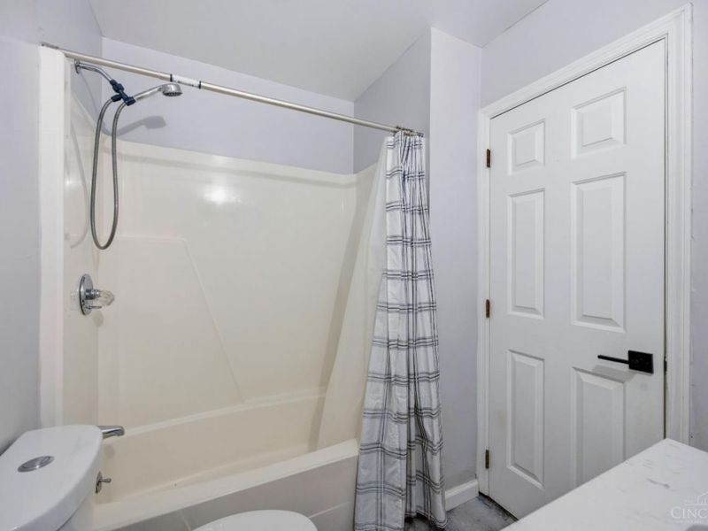 3647 E Galbraith Road, Amberley, OH 45236 Photo 27