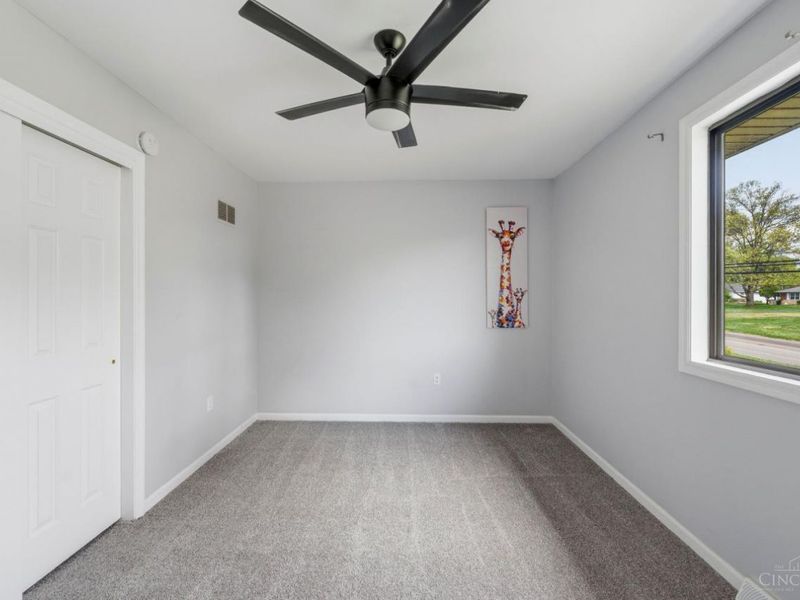 3647 E Galbraith Road, Amberley, OH 45236 Photo 28