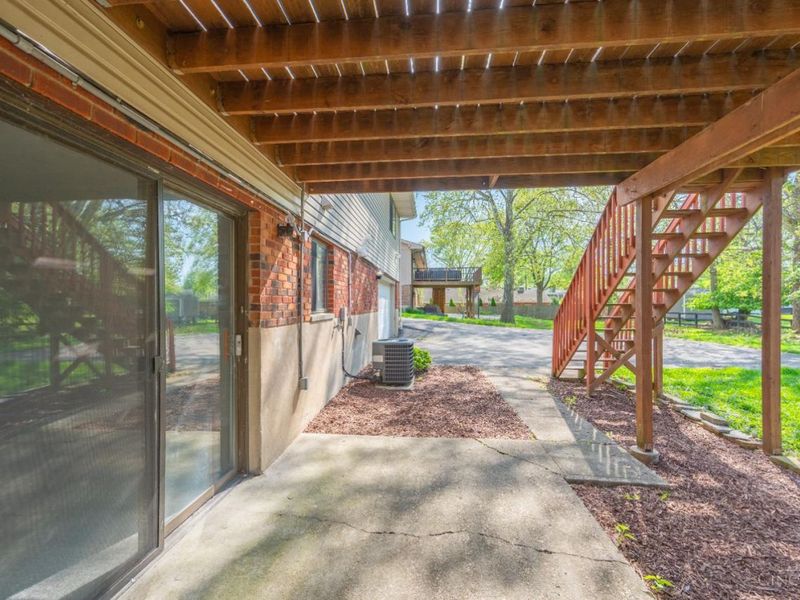 3647 E Galbraith Road, Amberley, OH 45236 Photo 37