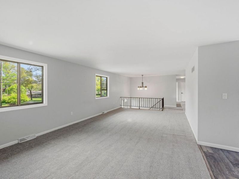 3647 E Galbraith Road, Amberley, OH 45236 Photo 7