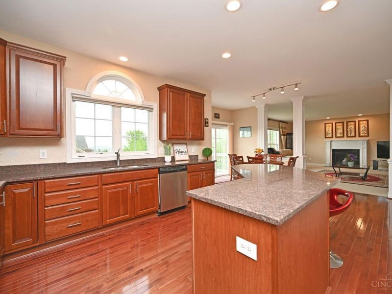 7434 Foxchase Drive, West Chester, OH 45069 Photo 14