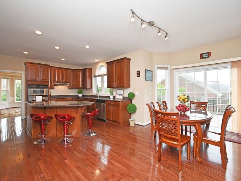 7434 Foxchase Drive, West Chester, OH 45069 Photo 16