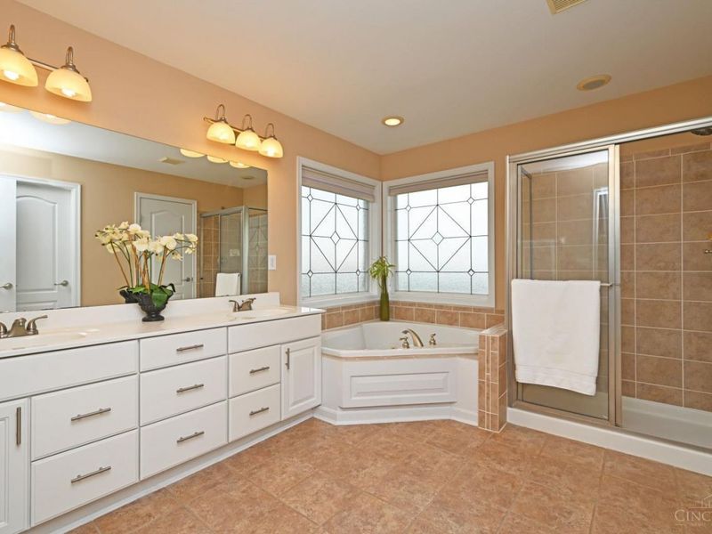 7434 Foxchase Drive, West Chester, OH 45069 Photo 32