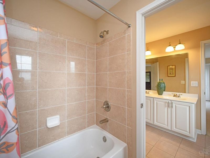 7434 Foxchase Drive, West Chester, OH 45069 Photo 42