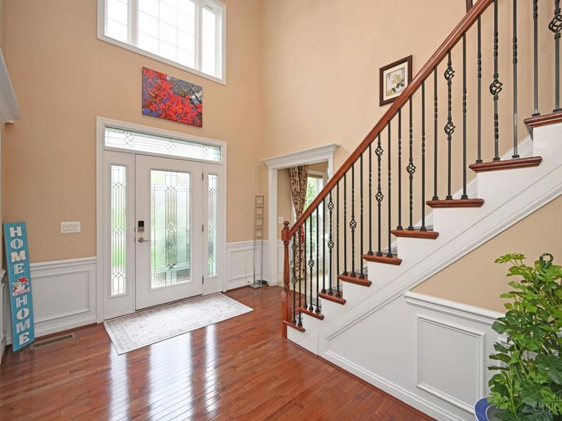 7434 Foxchase Drive, West Chester, OH 45069 Photo 6