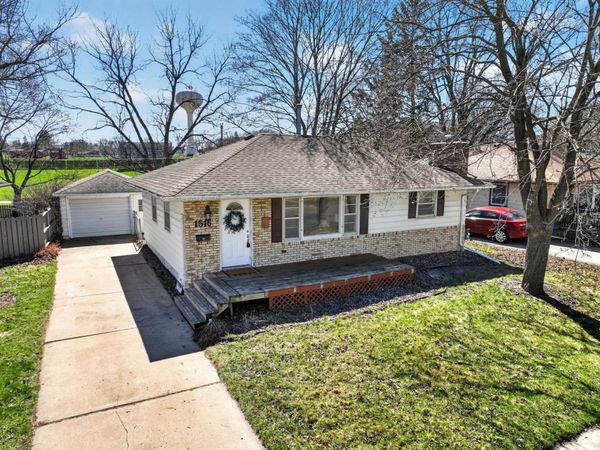 1516 34th Street NW, Rochester, MN 55901