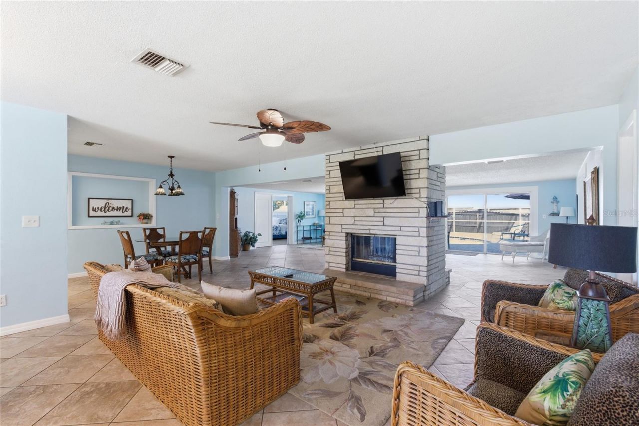 1 Maplewood Avenue , Clearwater, FL 33765 Photo