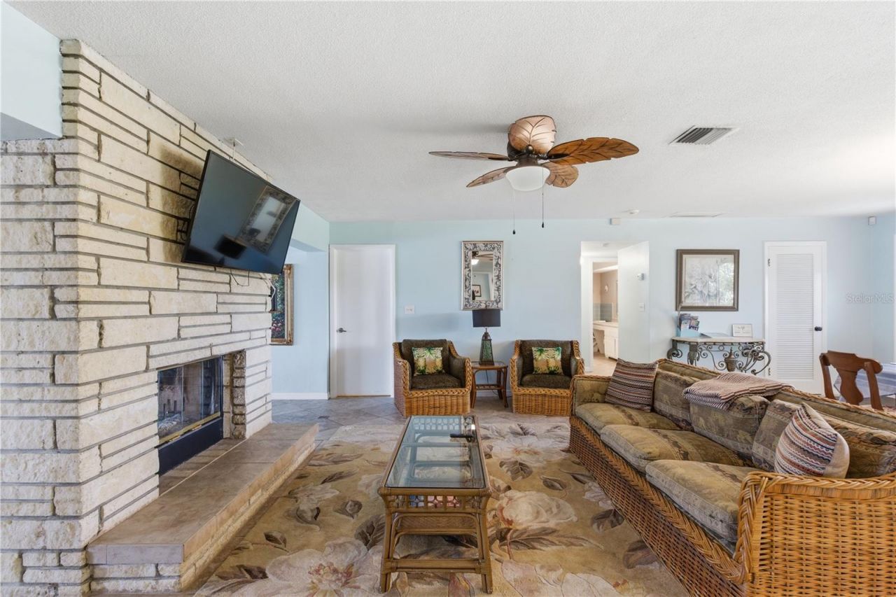 1 Maplewood Avenue , Clearwater, FL 33765 Photo