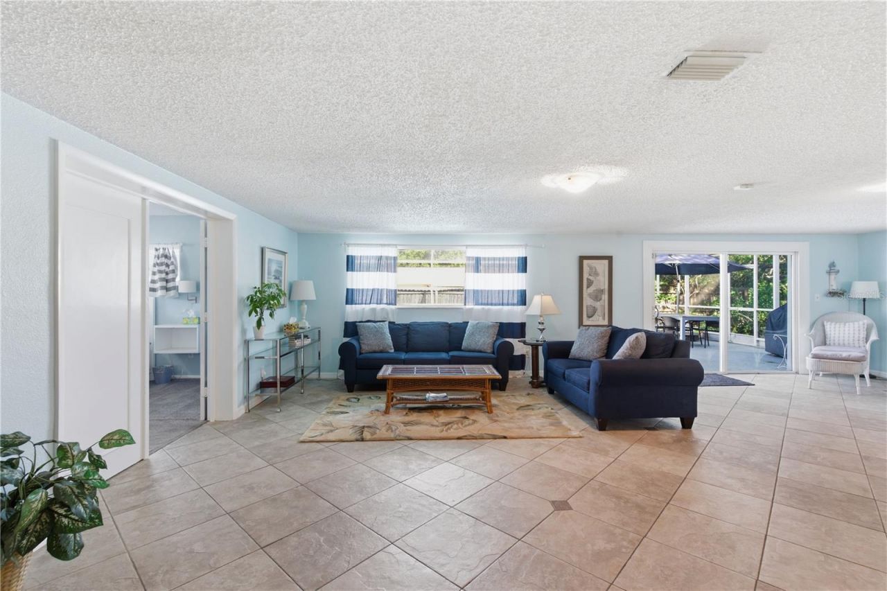 1 Maplewood Avenue , Clearwater, FL 33765 Photo