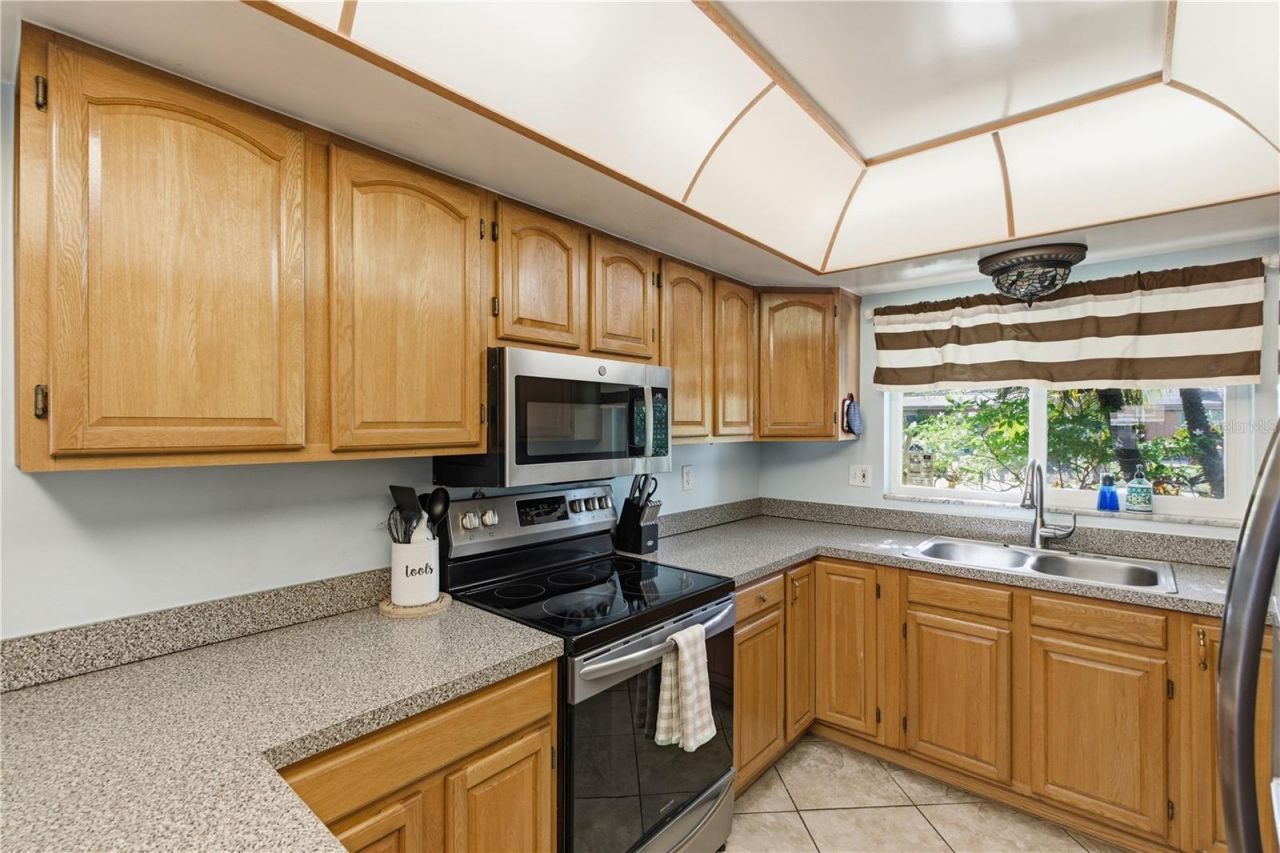 1 Maplewood Avenue , Clearwater, FL 33765 Photo