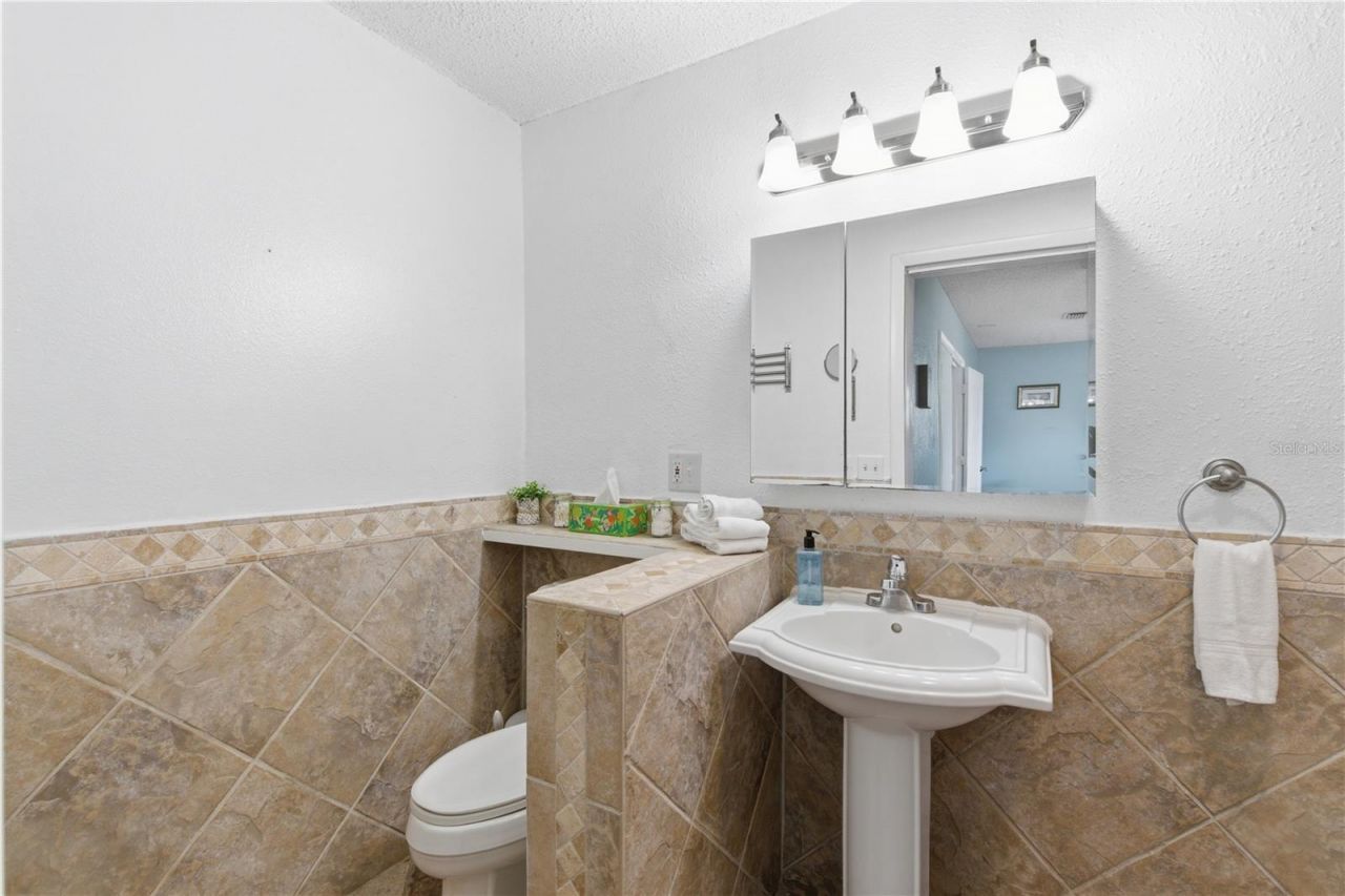 1 Maplewood Avenue , Clearwater, FL 33765 Photo