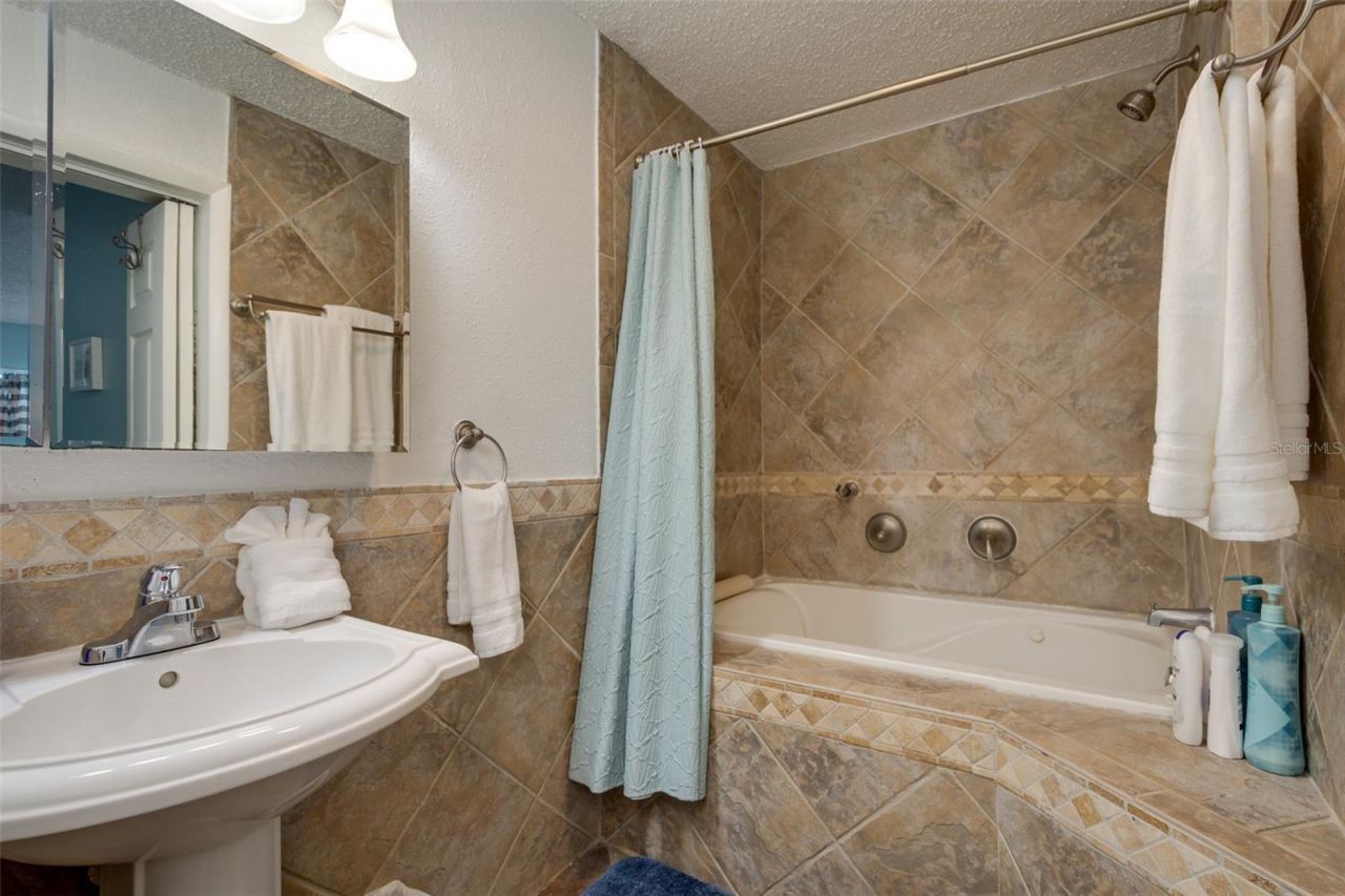 1 Maplewood Avenue , Clearwater, FL 33765 Photo