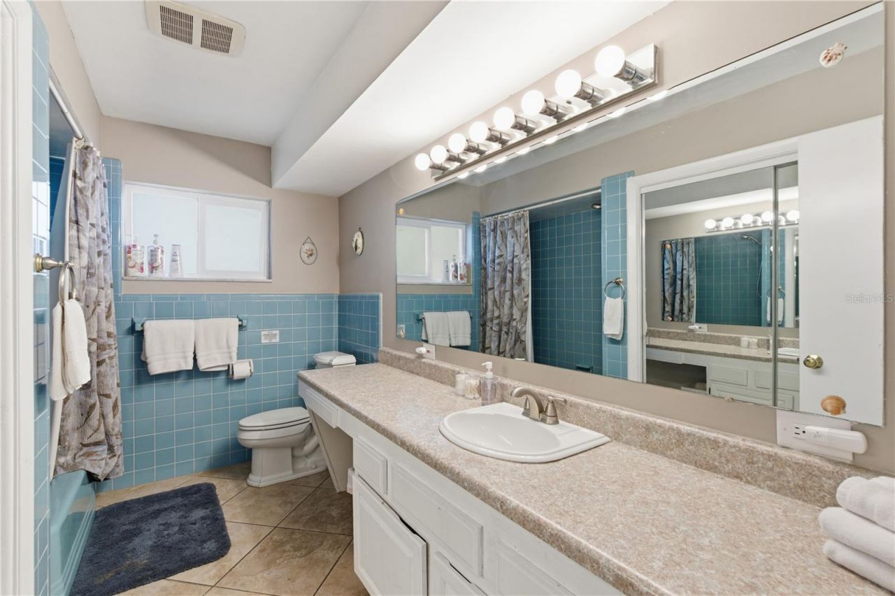 1 Maplewood Avenue , Clearwater, FL 33765 Photo