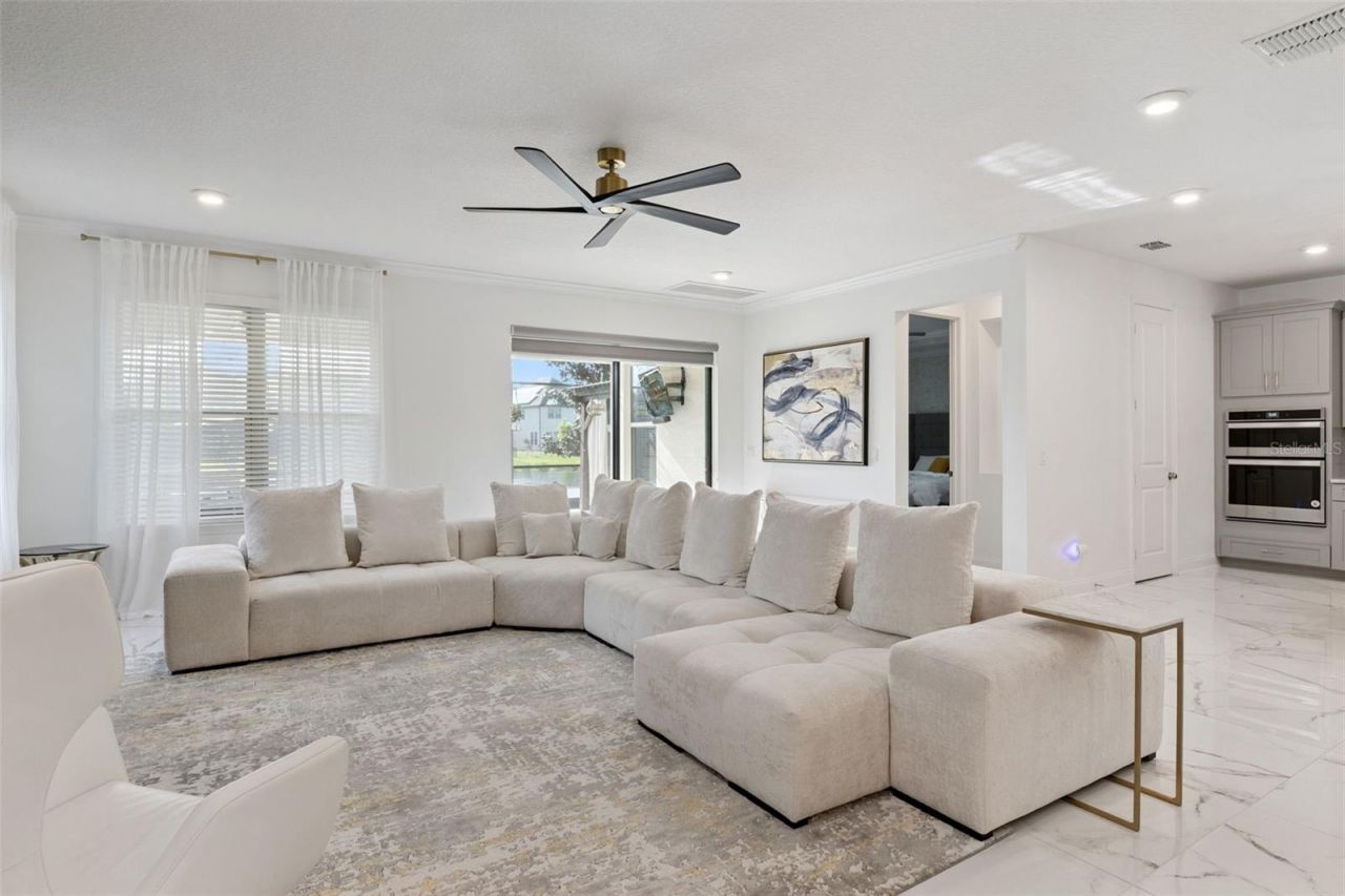 10734 Belle Maisons Drive, Orlando, FL 32832 Photo