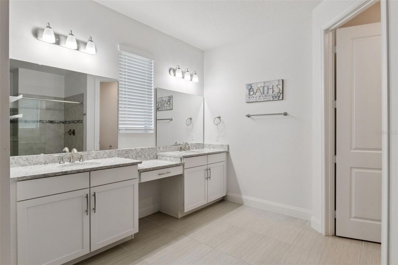 10734 Belle Maisons Drive, Orlando, FL 32832 Photo