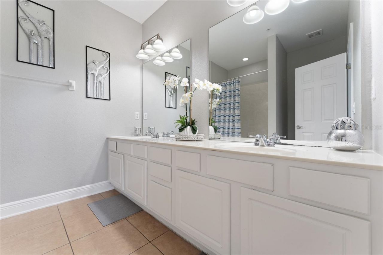 5026 Tideview Circle , Unit 17, Orlando, FL 32819 Photo