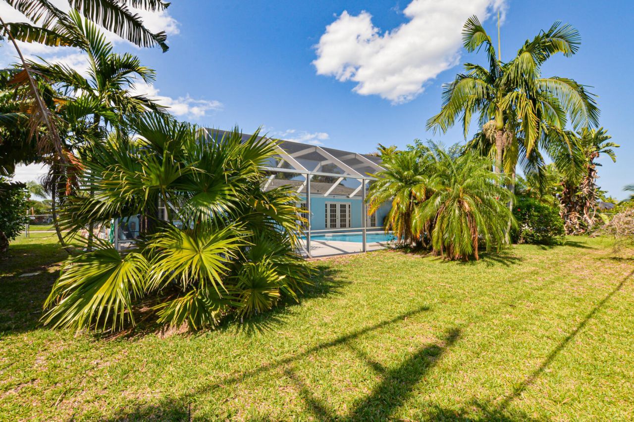 1530 SE Sunshine Avenue, Port Saint Lucie, FL 34952 Photo