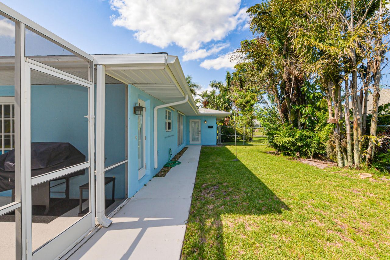 1530 SE Sunshine Avenue, Port Saint Lucie, FL 34952 Photo