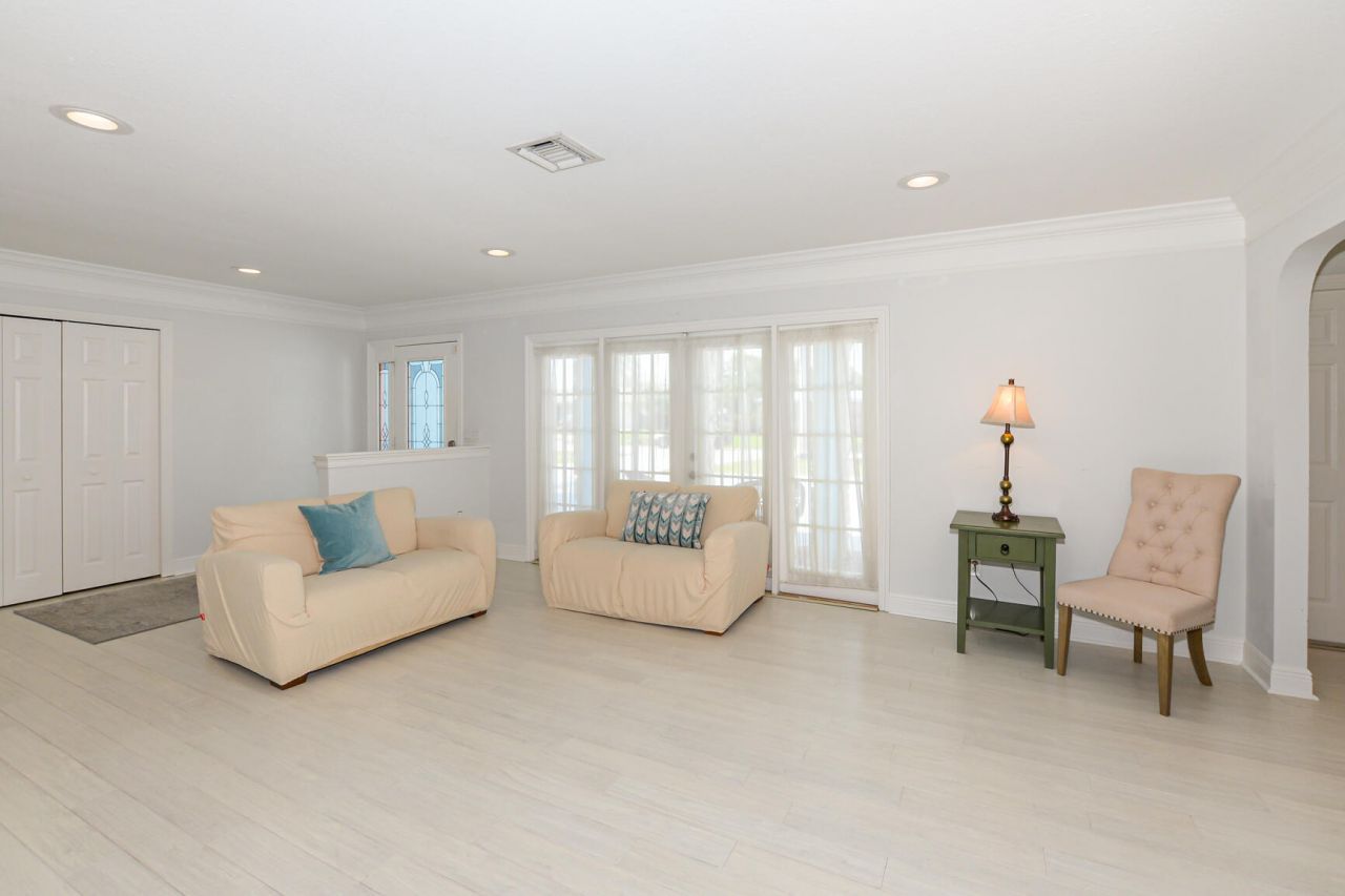 1530 SE Sunshine Avenue, Port Saint Lucie, FL 34952 Photo