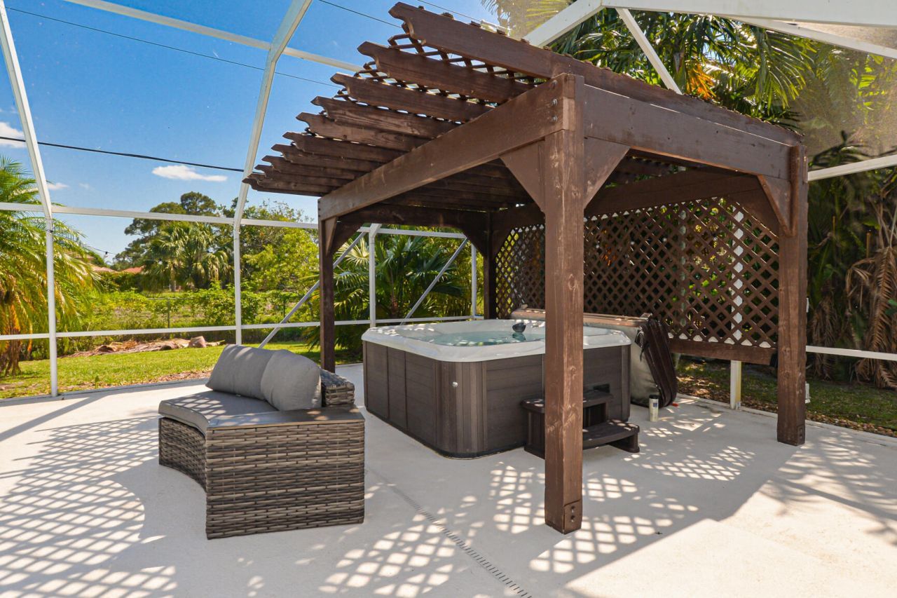 1530 SE Sunshine Avenue, Port Saint Lucie, FL 34952 Photo