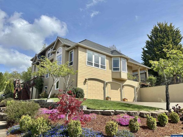 3670 NW Goldfinch Dr, Corvallis, OR 97330