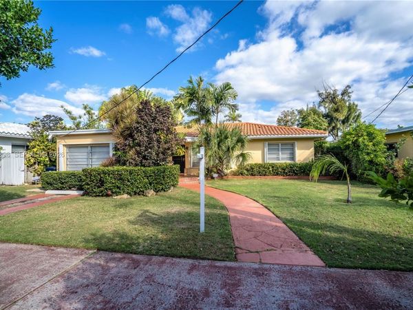 475 S Shore Dr , Miami Beach, FL 33141