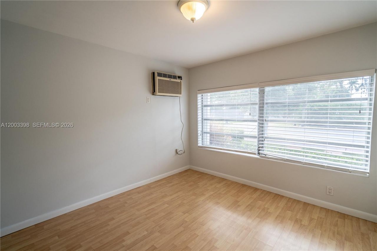 475 S Shore Dr , Miami Beach, FL 33141 Photo