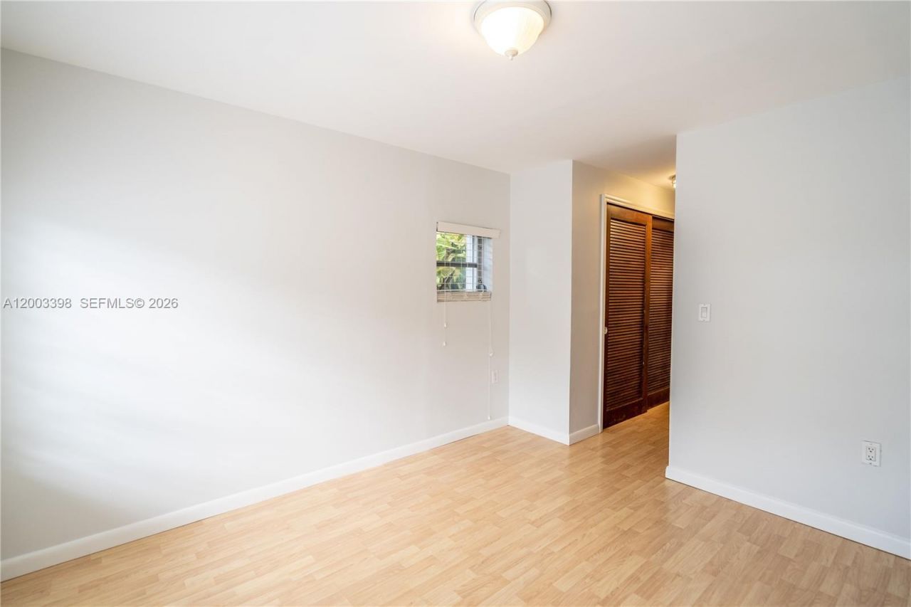 475 S Shore Dr , Miami Beach, FL 33141 Photo