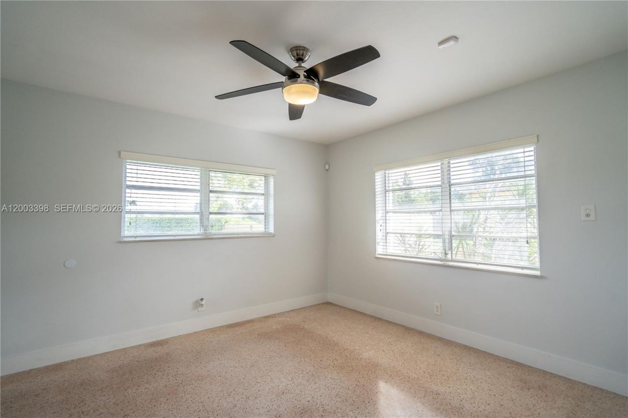 475 S Shore Dr , Miami Beach, FL 33141 Photo