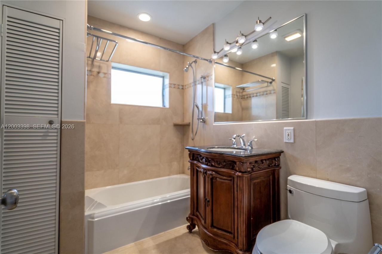 475 S Shore Dr , Miami Beach, FL 33141 Photo