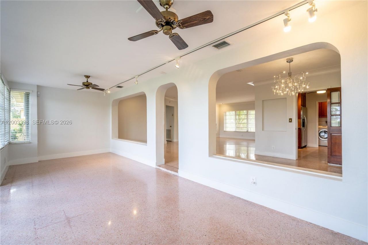 475 S Shore Dr , Miami Beach, FL 33141 Photo