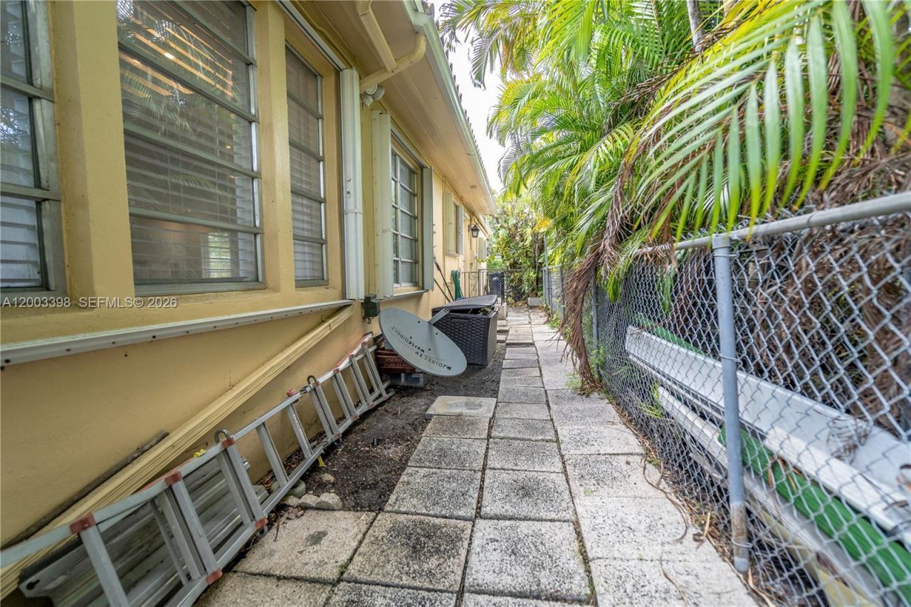 475 S Shore Dr , Miami Beach, FL 33141 Photo