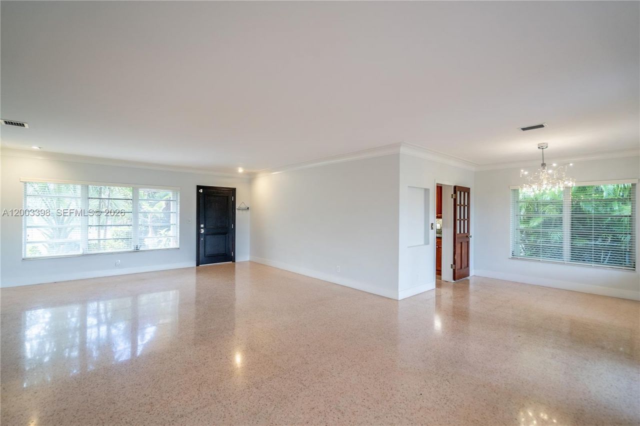 475 S Shore Dr , Miami Beach, FL 33141 Photo