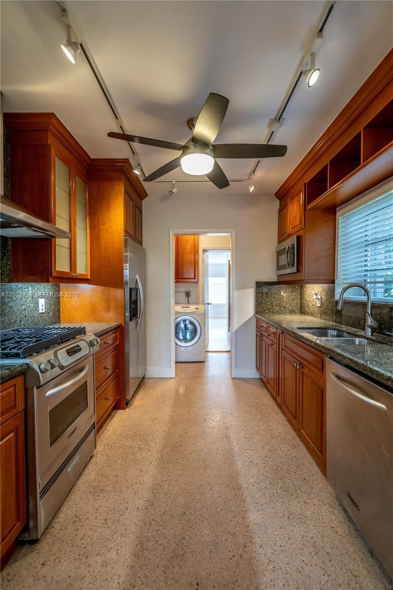 475 S Shore Dr , Miami Beach, FL 33141 Photo