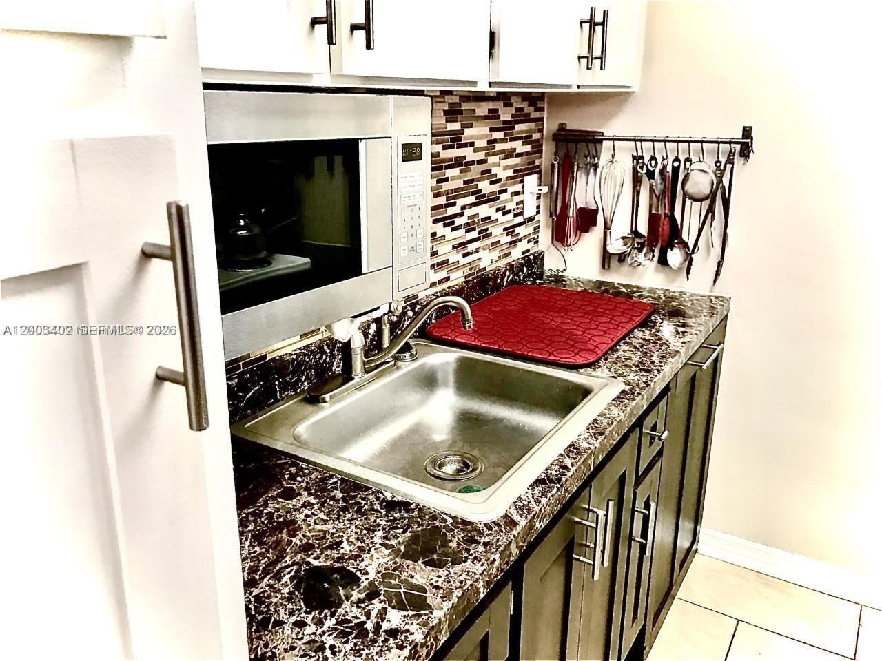 900 SW 11th Ave , Unit 17C, Hallandale Beach, FL 33009 Photo