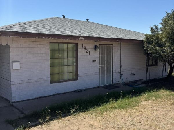 1921 W WHITTON Avenue, Phoenix, AZ 85015