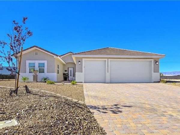 5471 Lincolnwood Court , Pahrump, NV 89061