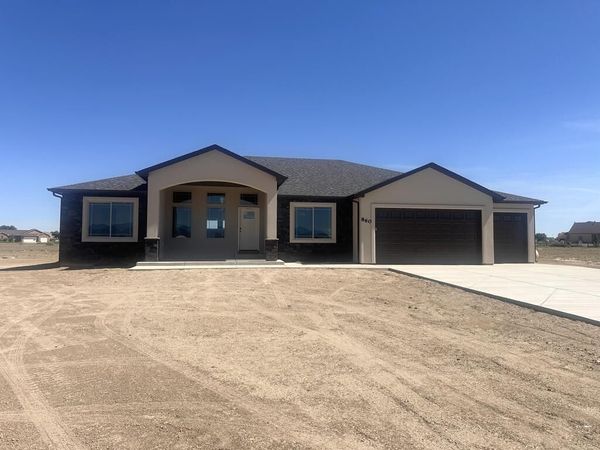 860 S McCulloch Ct, Pueblo West, CO 81007