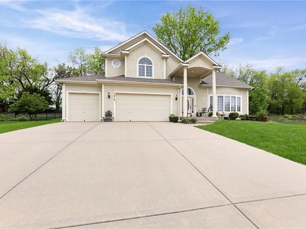 1414 N 151 Terrace, Basehor, KS 66007