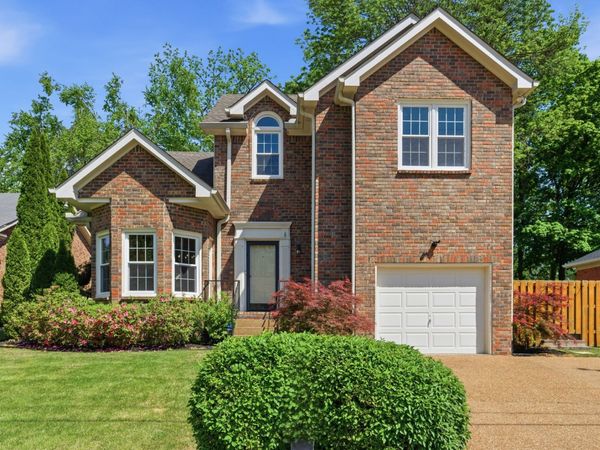 1025 Saint Andrews Pl , Nashville, TN 37204